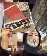 NEWS - Hongkong: Gespannte Ruhe zu Halloween