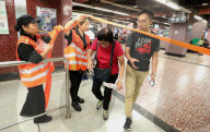 NEWS - Hongkong: Gespannte Ruhe zu Halloween