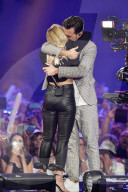 PEOPLE - Helene Fischer umarmt Florian Silbereisen in der TV-Sendung Schlagerboom 2019