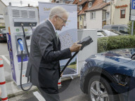 NEWS - Deutschland plant flächendeckendes Ladenetz für Elektroautos