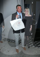 PEOPLE - George Hamilton verlässt Restaurant mit Doggybag