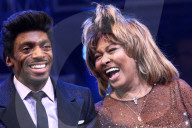 PEOPLE - Tina Turner auf der Bühne an der Premiere von "TINA"