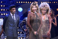 PEOPLE - Tina Turner auf der Bühne an der Premiere von "TINA"