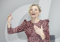 ELIZABETH BANKS