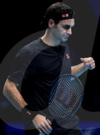 NEWS - Tennis: Roger Federer verliert gegen Thiem an the ATP Finals