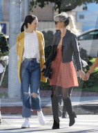 PEOPLE - Laeticia Hallyday shoppt mit ihrer Tochter in LA