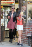 PEOPLE - Laeticia Hallyday shoppt mit ihrer Tochter in LA