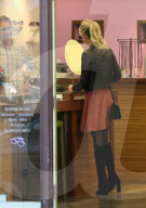 PEOPLE - Laeticia Hallyday shoppt mit ihrer Tochter in LA