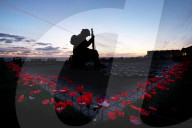 FEATURE - Remembrance Day: Die Tommy Statue am Strand von Seaham