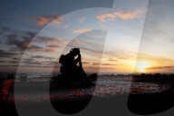 FEATURE - Remembrance Day: Die Tommy Statue am Strand von Seaham