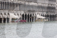 NEWS - Rekord-Hochwasser in Venedig