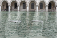 NEWS - Rekord-Hochwasser in Venedig