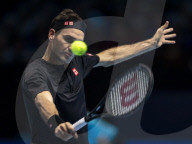 SPORT - Tennis: Federer siegt gegen Djokovic an den ATP-Finals