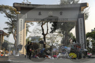 NEWS - Hongkong: Demonstranten legen weite Teile der Metropole lahm