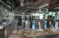 NEWS - Hongkong: Demonstranten legen weite Teile der Metropole lahm