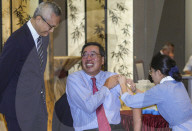 NEWS - Hongkong: Demonstranten legen weite Teile der Metropole lahm