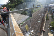 NEWS - Hongkong: Demonstranten legen weite Teile der Metropole lahm