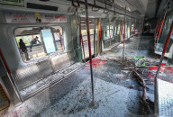 NEWS - Hongkong: Demonstranten legen weite Teile der Metropole lahm