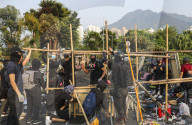 NEWS - Hongkong: Demonstranten legen weite Teile der Metropole lahm