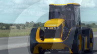 FEATURE - Traktor fährt 215 km/h: Weltrekord