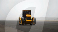 FEATURE - Traktor fährt 215 km/h: Weltrekord