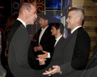 PEOPLE - Prinz William trifft Robbie Williams bei der Royal Variety Performance