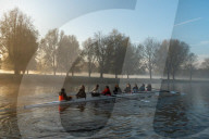 FEATURE - Frühsport bei herbstlicher Morgenstimmung in Cambridge