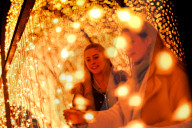 FEATURE -  Christmas at Kew: Die Royal Botanic Gardens erstrahlen im weihnachtlichen Glanz