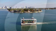 FEATURE - Leben auf dem Wasser im Luxus-Hausboot