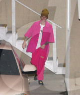 PREMIUM EXCLUSIVE Justin Bieber Rocks Bright Pink Drew Ensemble For Solo Church Outing