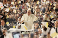 NEWS - Papst Franziskus zelebriert Messe in Tokio
