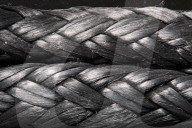 FEATURE - 15mal stärker als Stahl: "unzerstörbare" Steppjacke aus Dyneema-Fasern
