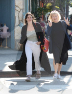 PREMIUM EXCLUSIVE Scout Willis Rocks High-Waisted Denim For Lunch In Los Feliz