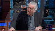 PEOPLE - Robert De Niro interviewt sich selbst bei Talkshow