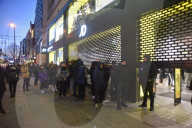 NEWS - Black Friday Shopping frühmorgens in London