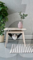FEATURE - Katzen-Sofas: Beistelltisch mit integrierter Tierhängematte