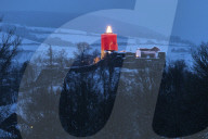 FEATURE - Die grösste Adventskerze in Norddeutschland auf der Eversteiner Burgruine Polle