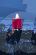 FEATURE - Die grösste Adventskerze in Norddeutschland auf der Eversteiner Burgruine Polle