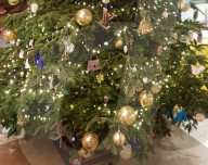 FEATURE - Der wohl am teuersten dekorierte Christbaum steht in Marbella