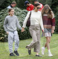 PEOPLE - Ben Affleck und Jennifer Garner mit den Kindern auf dem Christbaummarkt