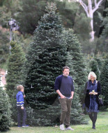 PEOPLE - Ben Affleck und Jennifer Garner mit den Kindern auf dem Christbaummarkt