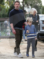 PEOPLE - Ben Affleck und Jennifer Garner mit den Kindern auf dem Christbaummarkt