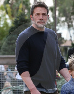 PEOPLE - Ben Affleck und Jennifer Garner mit den Kindern auf dem Christbaummarkt