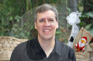 PEOPLE - Voll daneben: Erfolgsautor Jeff Kinney stellt im Hamburger Miniaturwunderland seinen 14. Band von Gregs Tagebücher vor