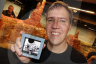 PEOPLE - Voll daneben: Erfolgsautor Jeff Kinney stellt im Hamburger Miniaturwunderland seinen 14. Band von Gregs Tagebücher vor