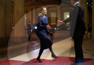 NEWS - London: NATO-Führer treffen zum Bankett bei der Queen ein