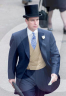 PEOPLE - ARCHIV: Prince Andrew und Jeffrey Epstein mit Ghislane Maxwell am Royal Ascot Ladies Day 2000P