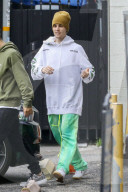 Justin Bieber Rocks John Mayer Hoodie As He Works Off Thanksgiving Calories At Dance Class