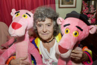 FEATURE - Pink Panther Fan June Amos verfügt über eine ansehnliche Sammlung Plüschtiere