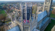 PEOPLE - Chorsänger treten auf dem Dach der Ely Cathedral, Cambridgeshire, auf